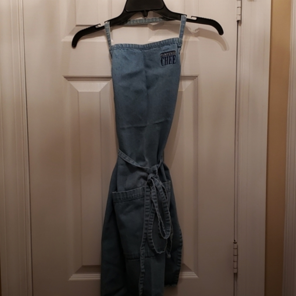 The Pampered Chef Apron